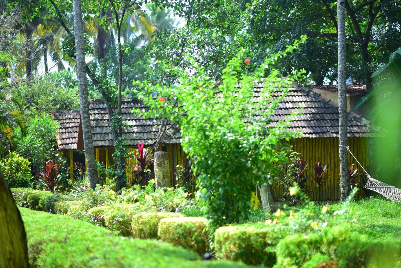 Savithri Inn Cottage Varkala Eksteriør bilde