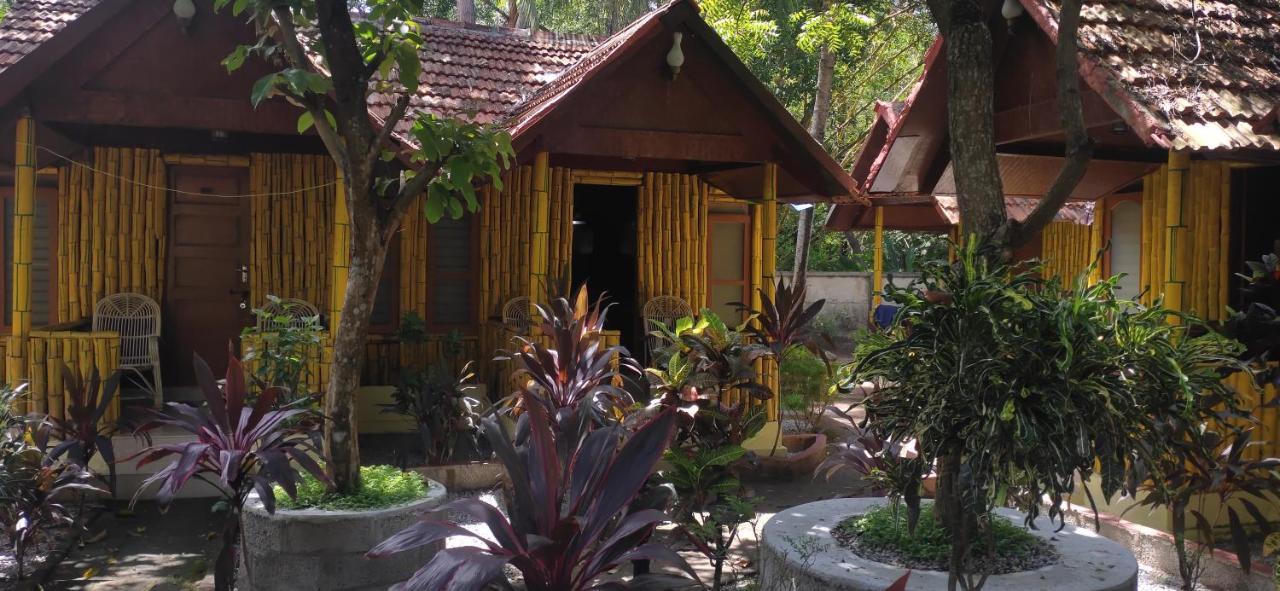 Savithri Inn Cottage Varkala Eksteriør bilde