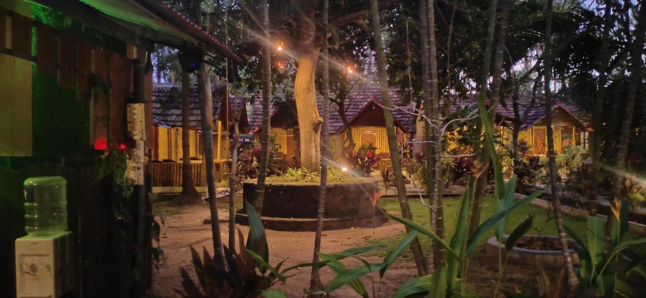 Savithri Inn Cottage Varkala Eksteriør bilde