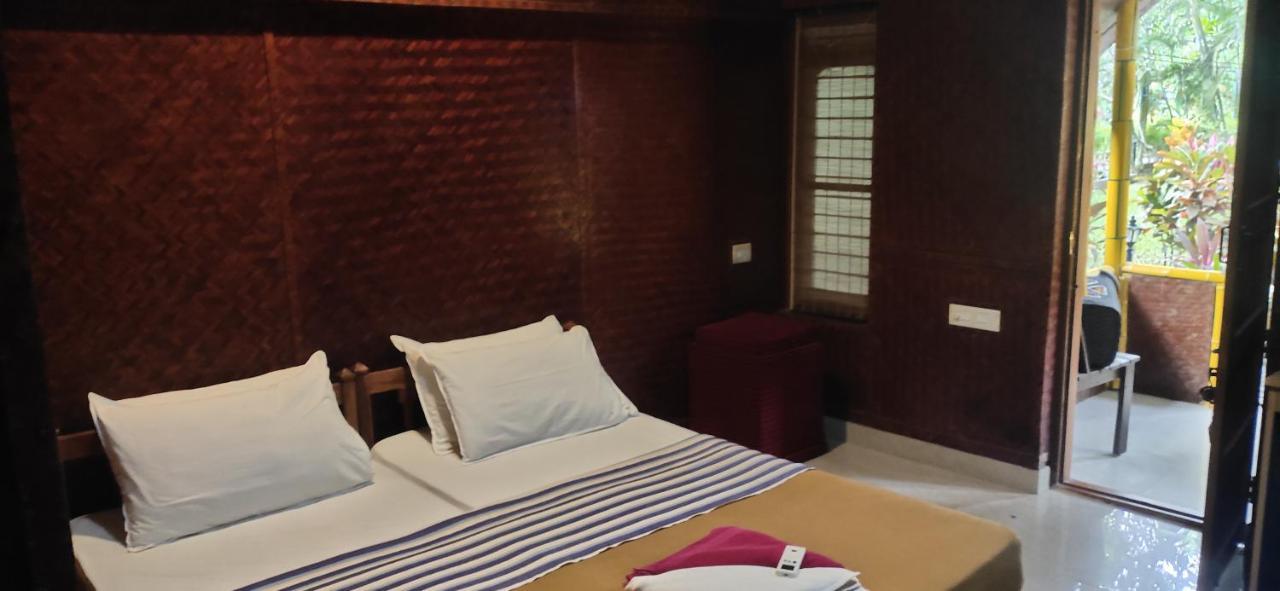 Savithri Inn Cottage Varkala Eksteriør bilde