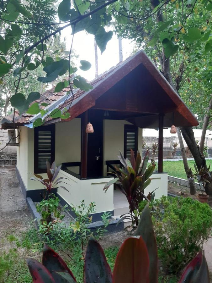 Savithri Inn Cottage Varkala Eksteriør bilde