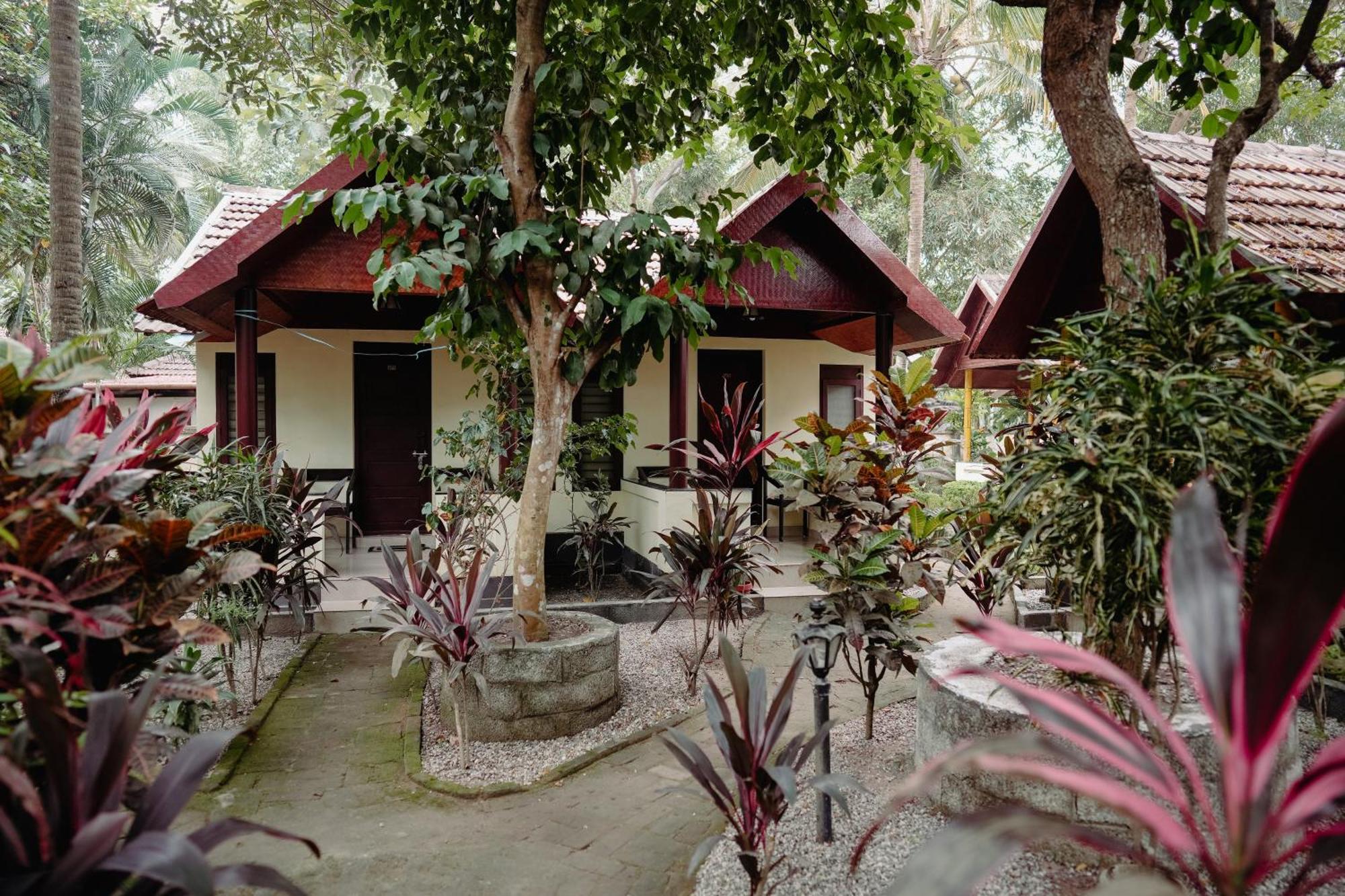 Savithri Inn Cottage Varkala Eksteriør bilde